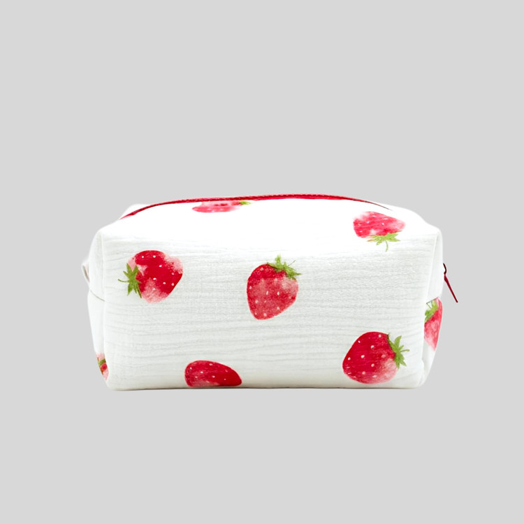 کیف آرایشی موسلین مدل Strawberry mood