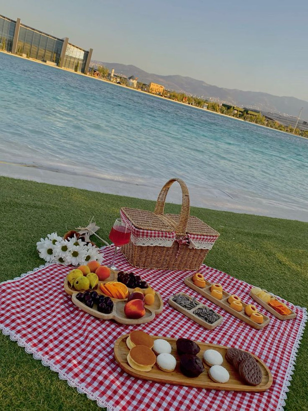 رومیزی چهارخونه پینترستی مدل نوار دوزی شده
